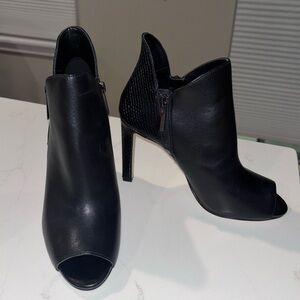 NWT Michael Kors Elegant Black Ankle Bootie